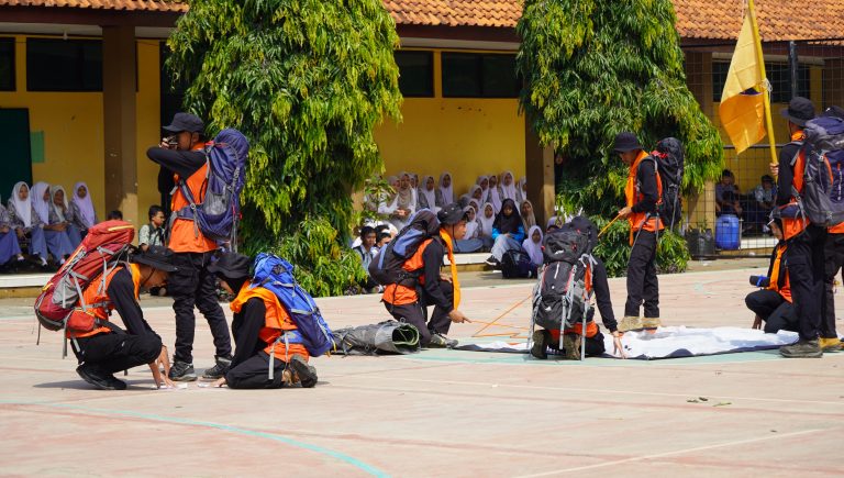 Kegiatan Pecinta Alam (Palamanta)