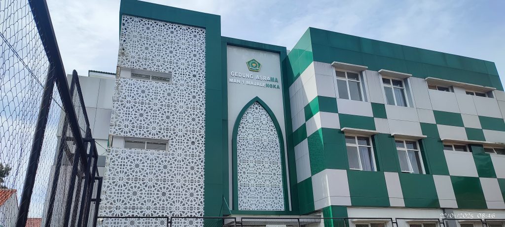 Santri Pondok Pesantren Al-Badar MAN 1 Majalengka