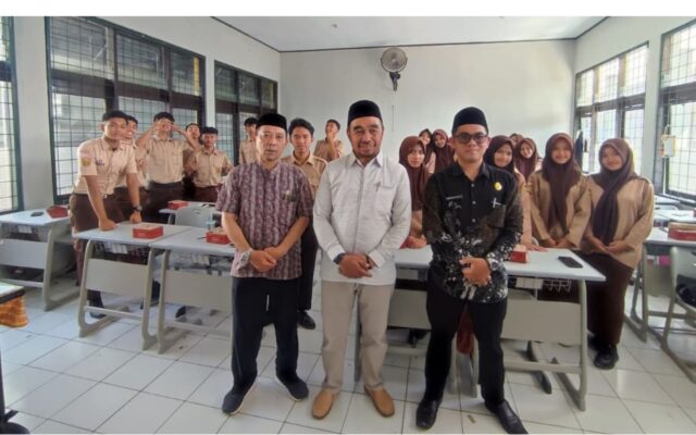 Membentuk Remaja Cerdas dan Berakhlak Mulia, KUA Talaga Gulirkan BRUS di MAN 1 Majalengka