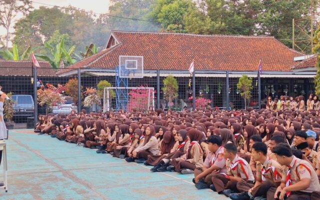 Dari Kultum ke Aksi: Waka Humas MAN 1 Majalengka Gaungkan 6 Langkah Membangun Madrasah Hebat