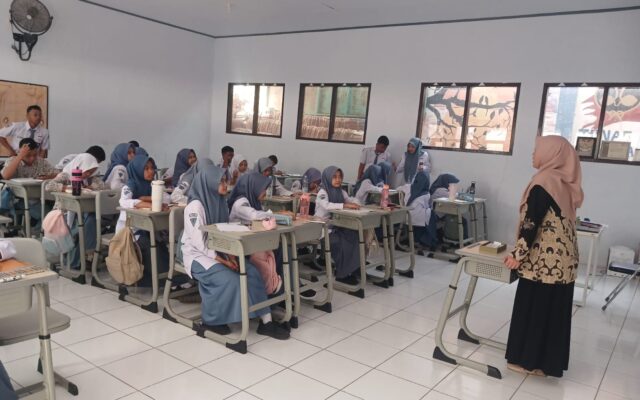 Tingkatkan Keaktifan Siswa, MAN 1 Majalengka Terapkan Pembelajaran Puzzle Teks LHO