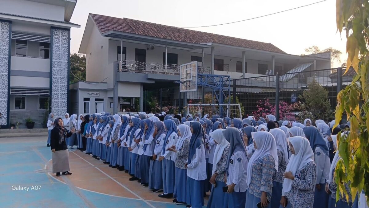 Jaga Keberkahan Pagi, Siswi Berhalangan Diarahkan Pembiasaan Shalawat Nabi