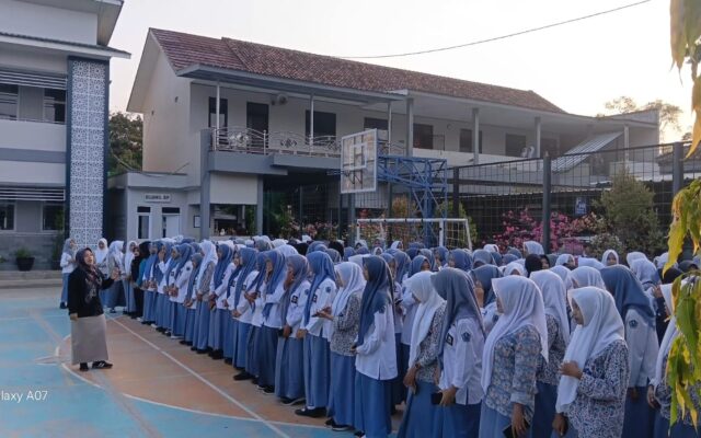 Jaga Keberkahan Pagi, Siswi Berhalangan Diarahkan Pembiasaan Shalawat Nabi