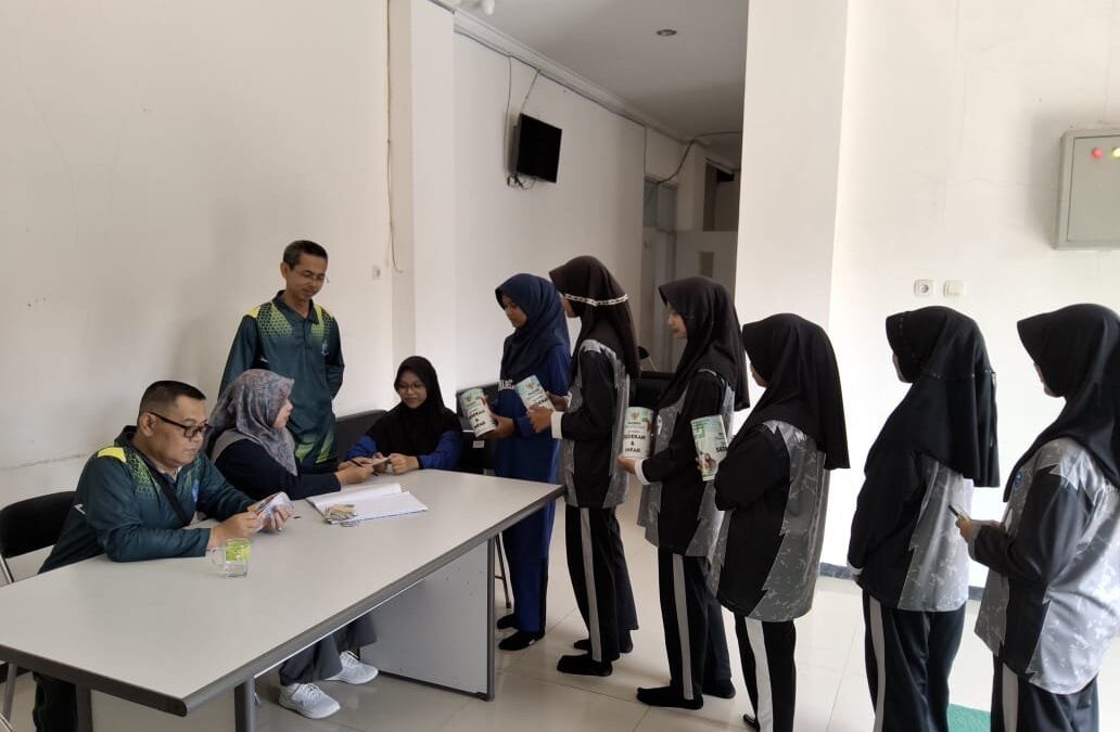 Sinergi Program SIGAP BAZNAS, Siswa MAN 1 Majalengka Tumbuhkan Kepedulian Lewat Sedekah