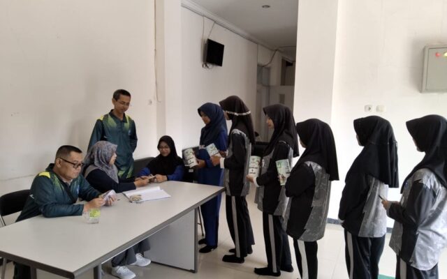 Sinergi Program SIGAP BAZNAS, Siswa MAN 1 Majalengka Tumbuhkan Kepedulian Lewat Sedekah