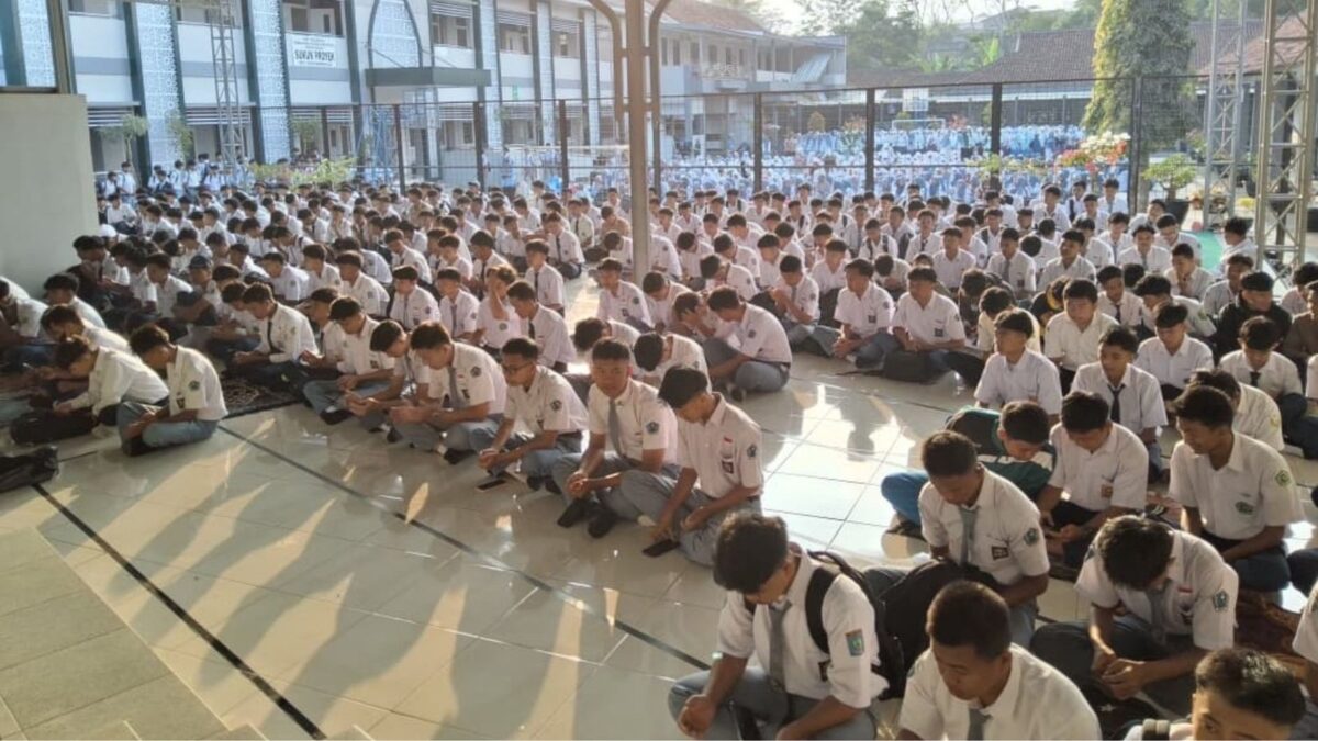 MAN 1 Majalengka Rutin Gelar Pembiasaan Sholat Dhuha, Wujudkan Generasi Religius dan Peduli Sesama