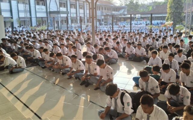 MAN 1 Majalengka Rutin Gelar Pembiasaan Sholat Dhuha, Wujudkan Generasi Religius dan Peduli Sesama