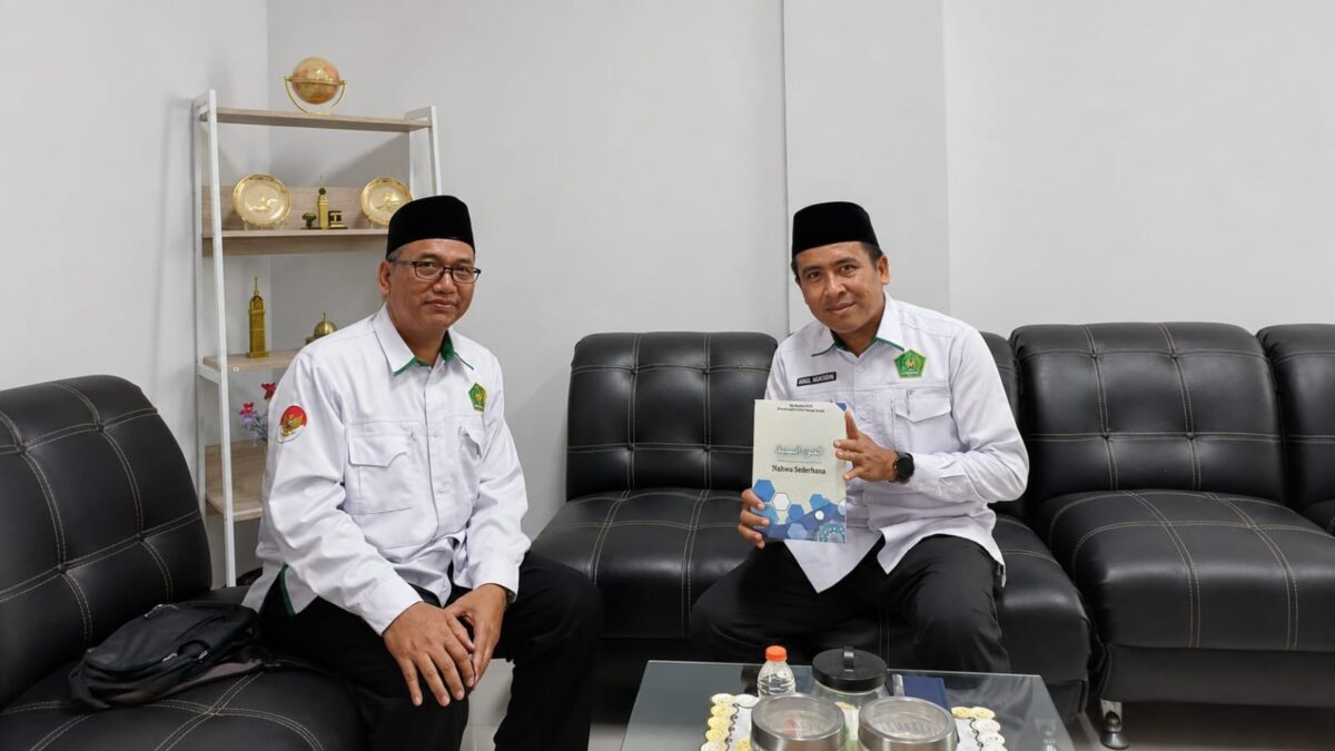 Kemenag Majalengka Terima Penyerahan Buku An-Nahwul Basith Karya Guru MAN 1 Majalengka