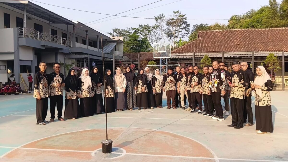 Dukung Gerakan Indonesia Berkiblat, MAN 1 Majalengka Gelar Penetapan Arah Kiblat Serentak