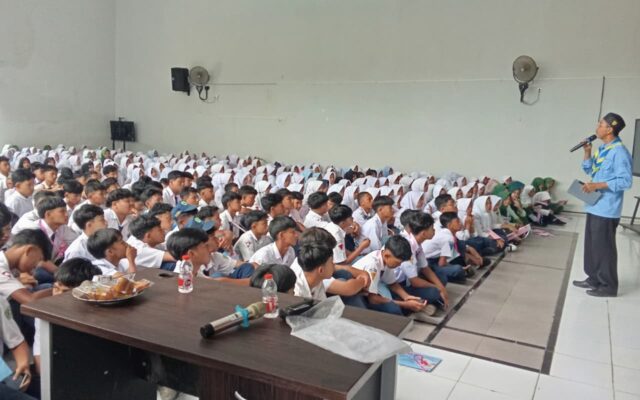 Kuatkan Literasi Sains, MAN 1 Majalengka Dampingi Siswa Daftar Gerakan Indonesia Berkiblat
