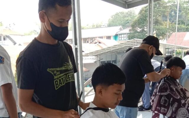 MAN 1 Majalengka Perkuat Disiplin Lewat Pembinaan Kerapian dan Kebersihan Siswa