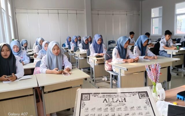 Pembiasaan Asmaul Husna Perkuat Karakter Religius Siswa MAN 1 Majalengka