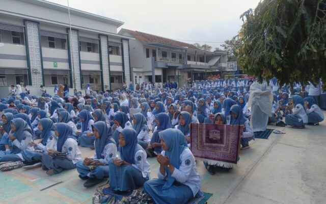 Shalat Duha Bersama Jadi Ikhtiar MAN 1 Majalengka Perkuat Karakter Religius