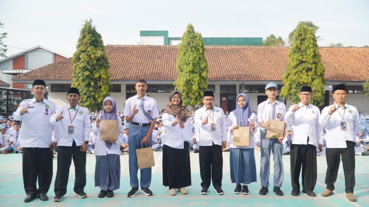 MAN 1 Majalengka Apresiasi Tamu Ambalan Berprestasi