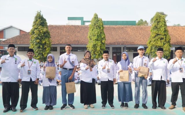 MAN 1 Majalengka Apresiasi Tamu Ambalan Berprestasi