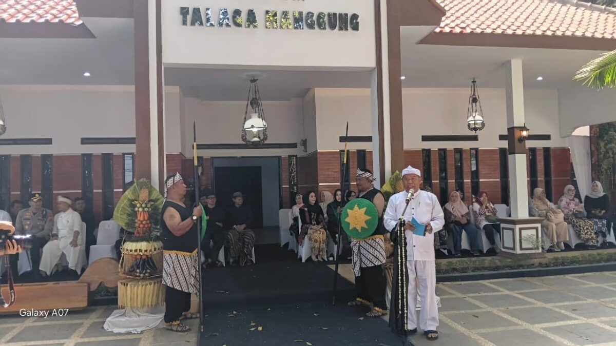 HUMAS MAN 1 Majalengka Apresiasi Tradisi Nyiramkeun Sebagai Penguat Moderasi Beragama dan Silaturahmi Kebangsaan