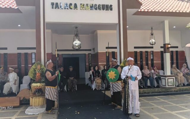 HUMAS MAN 1 Majalengka Apresiasi Tradisi Nyiramkeun Sebagai Penguat Moderasi Beragama dan Silaturahmi Kebangsaan