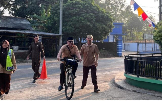 Budayakan Gaya Hidup Sehat dan Ramah Lingkungan, Guru MAN 1 Majalengka Bersepeda ke Sekolah