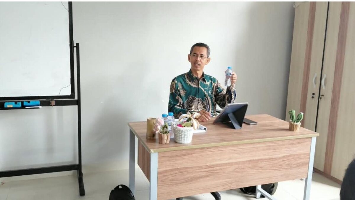 Apresiasi Inisiatif Siswa, Guru Fikih MAN 1 Majalengka Puji Kepedulian Sediakan Air Minum