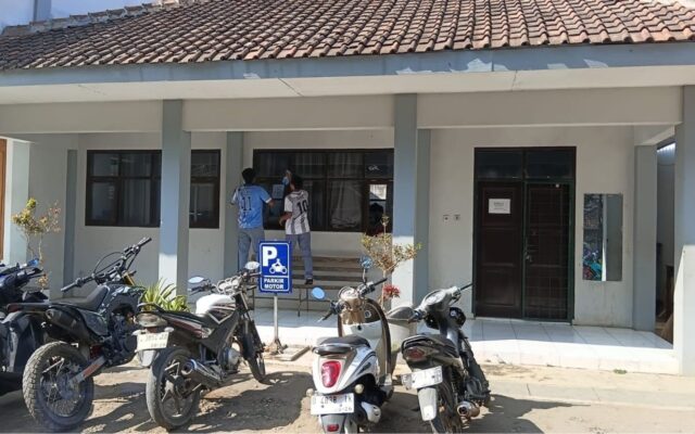 Tanamkan Disiplin, Guru BK MAN 1 Majalengka Pembinaan Siswa Tak Ikut Upacara