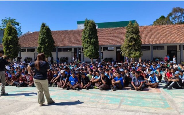 Tutup Pekan dengan Keceriaan, MAN 1 Majalengka Gelar Jumat Sehat, Bersih, dan Bahagia