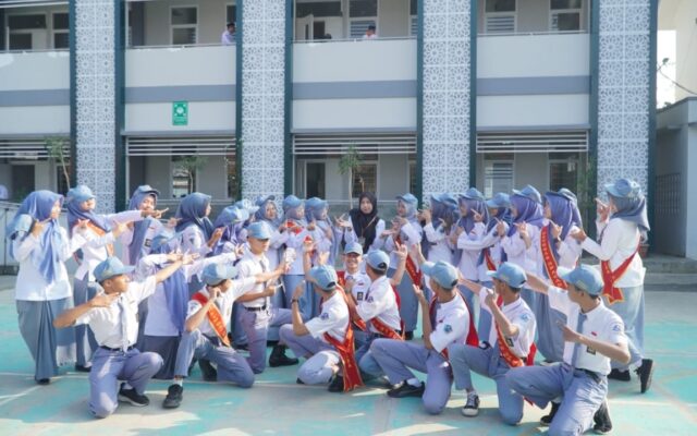 Berkat Kegigihan dan Tanggung Jawab, Kelas XII-2 MAN 1 Majalengka Sukses Menjadi Petugas Upacara
