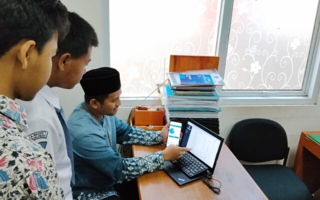 Dukung Transformasi Digital, MAN 1 Majalengka Lakukan Monitoring Absensi Real-Time