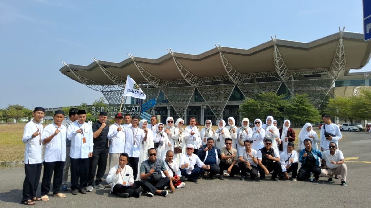 ASN MAN 1 Majalengka Berangkat ke Monas Ikuti Dzikir dan Doa Kebangsaan