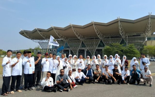ASN MAN 1 Majalengka Berangkat ke Monas Ikuti Dzikir dan Doa Kebangsaan