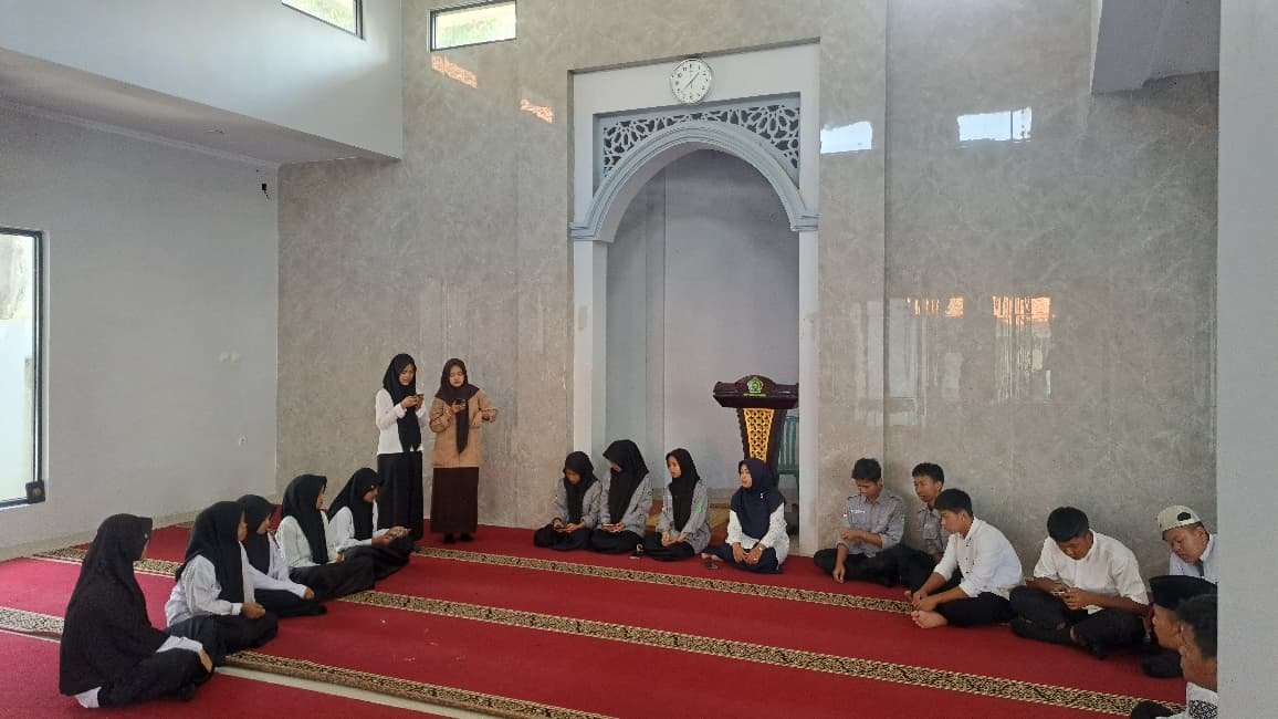 Tingkatkan Kepercayaan Diri, IRMA MAN 1 Majalengka Gelar Pelatihan Public Speaking