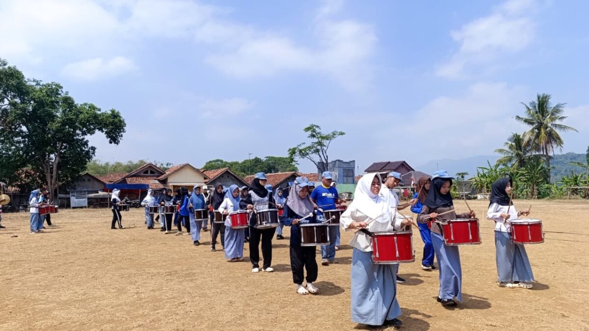 Mantapkan Persiapan HUT RI, Tim Drumband MAN 1 Majalengka Intensifkan Latihan