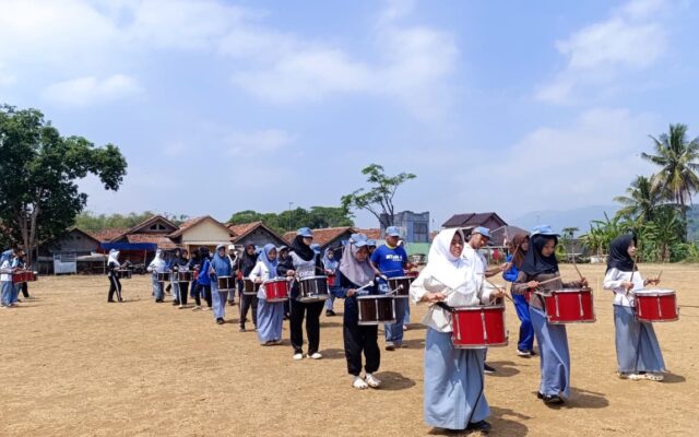 Mantapkan Persiapan HUT RI, Tim Drumband MAN 1 Majalengka Intensifkan Latihan