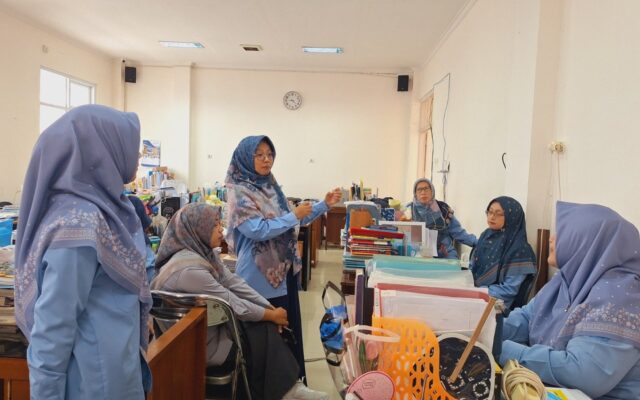 Persiapkan OMI 2026, Guru IPA dan Matematika MAN 1 Majalengka Gelar Diskusi Seleksi