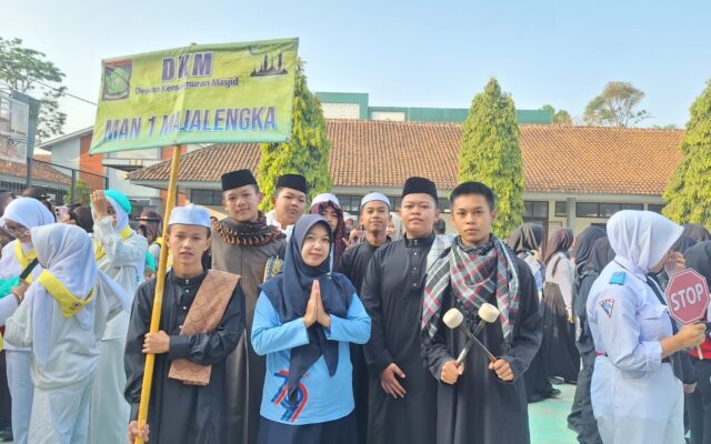 Syiar Kemerdekaan, IRMA MAN 1 Majalengka Tampilkan Tokoh Muslim dalam Karnaval Talaga