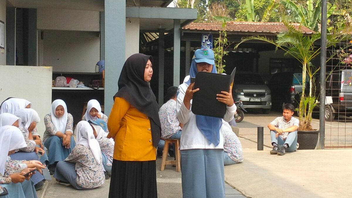 Matangkan Persiapan Upacara Bendera, Siswa Kelas XII-4 MAN 1 Majalengka Gelar Latihan Intensif