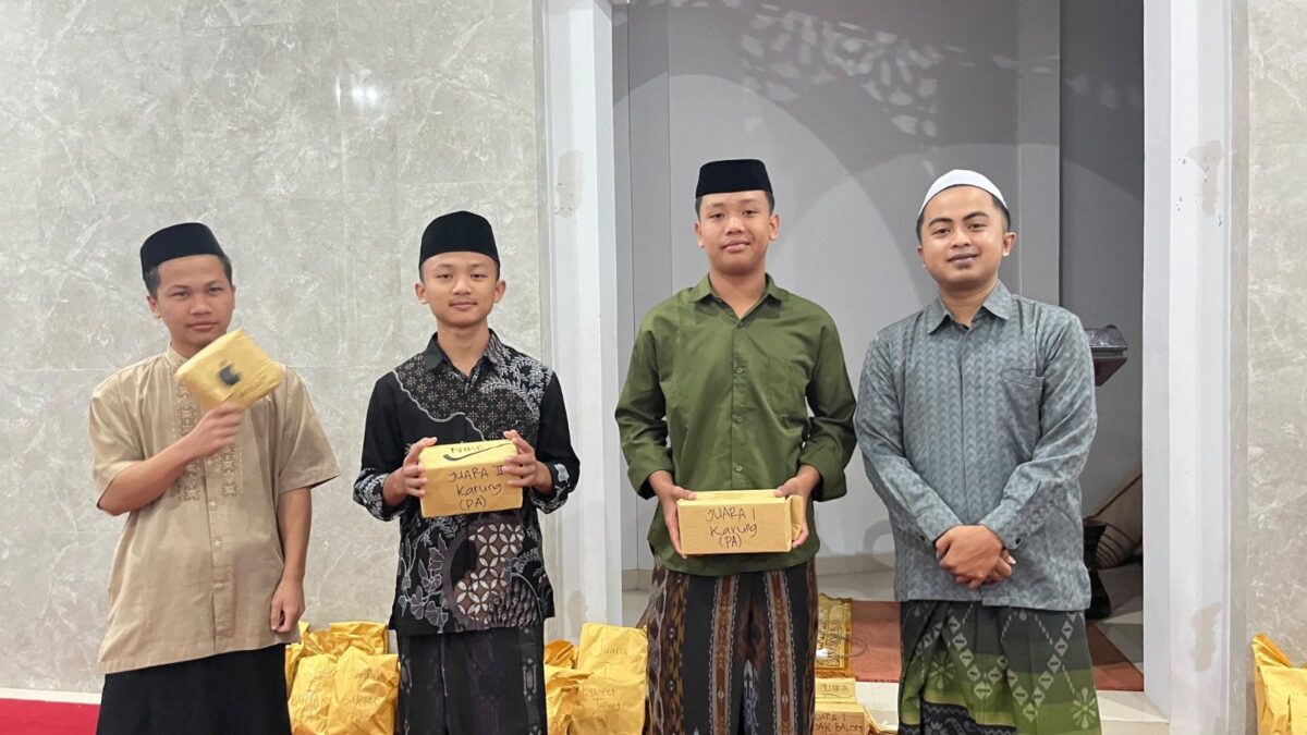 Semarak Kemerdekaan RI di Boarding School Tahfidz Al-Badar Ditutup Pembagian Hadiah