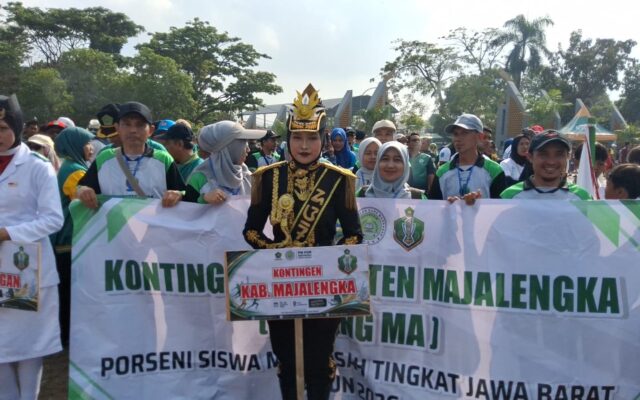Kontingen Porseni Madrasah Kabupaten Majalengka Ikuti Pembukaan Porseni Tingkat Jawa Barat