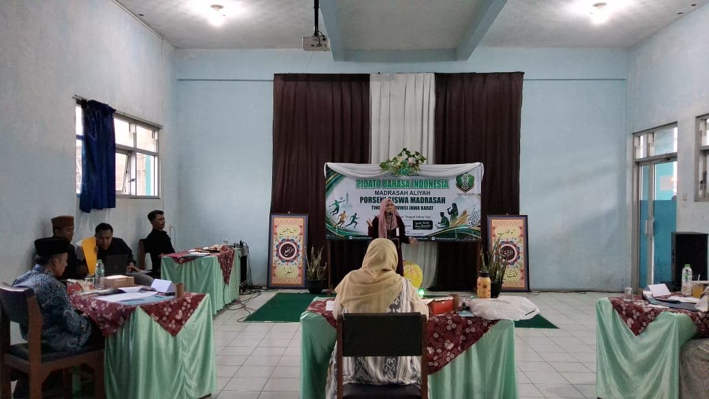 Dampingi Peserta Pidato Bahasa Indonesia di Porseni Jabar, Ketua Kontingen Majalengka Berikan Dukungan Penuh