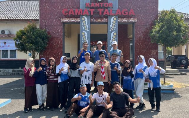 Ditinjau Camat Talaga, 51 Siswa MAN 1 Majalengka Mantapkan Latihan Drumband Kemerdekaan