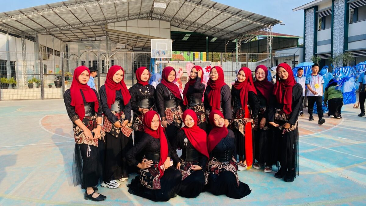 Siswa MAN 1 Majalengka Unjuk Kreativitas pada Karnaval Kemerdekaan di Kecamatan Talaga