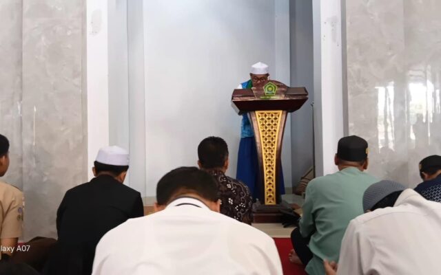 Momentum Rabiul Awal, Khotib Masjid MAN 1 Majalengka Ajak Jamaah Teladani Akhlak Rasulullah