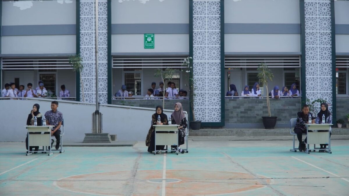 Pendidikan Demokrasi, Tiga Paslon OSIS MAN 1 Majalengka Adu Gagasan dalam Debat Terbuka