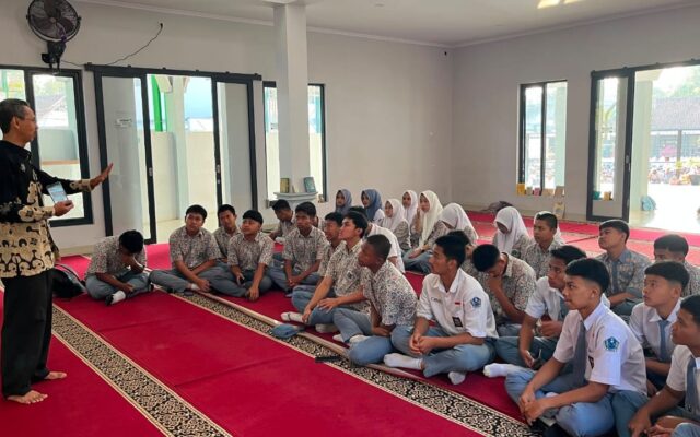 Wakamad Humas MAN 1 Majalengka Perkuat Sinergi Publikasi Kegiatan Bersama Ketua Kelas dan Ekstrakurikuler