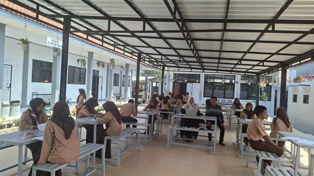 Siapkan Talenta Unggul OMI, 10 Siswa MAN 1 Majalengka Ikuti Seleksi Olimpiade Kimia