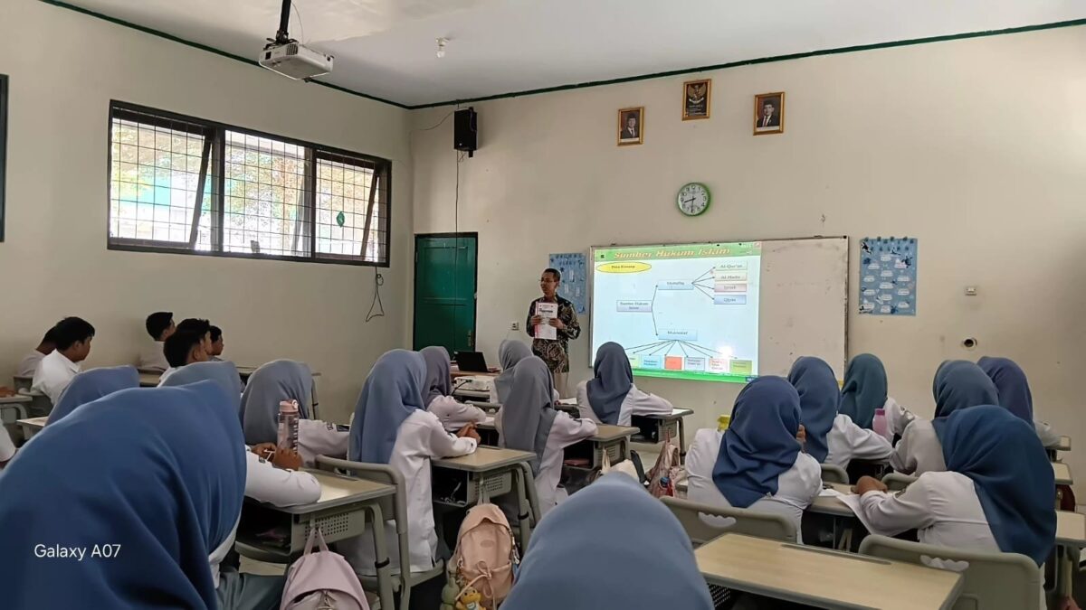 Implementasi Kurikulum Berbasis Cinta, Guru Fikih MAN 1 Majalengka Tanamkan Mahabbah Lewat Materi Hukum Islam