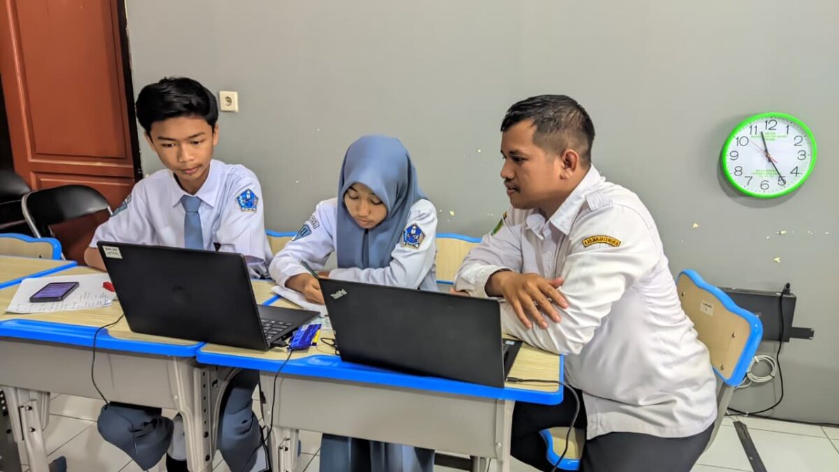 Jelang OMI 2026, Peserta Didik MAN 1 Majalengka Intensif Bedah Soal Geografi
