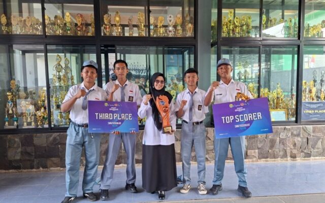 Tiga Siswa XII.6 MAN 1 Majalengka Raih Juara 3 dan Top Score Proton Super Cup 2026