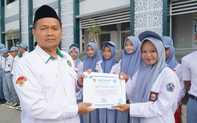MAN 1 Majalengka Serahkan Penghargaan Ajang Giat Prestasi VII dan Artha Sawala 2026