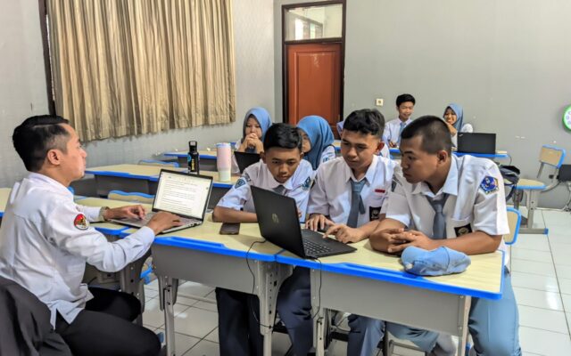 Mantapkan Persiapan OMI 2026, Dua Tim Riset MAN 1 Majalengka Rampungkan Penyusunan Proposal