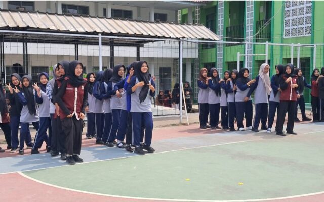 Semarak Gelar Kreativitas MAN 2 Majalengka: Antarorganisasi Adu Kekompakan Lewat Lomba Unik